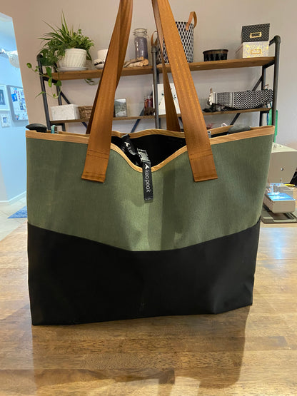 Queen Bess Trail Tote